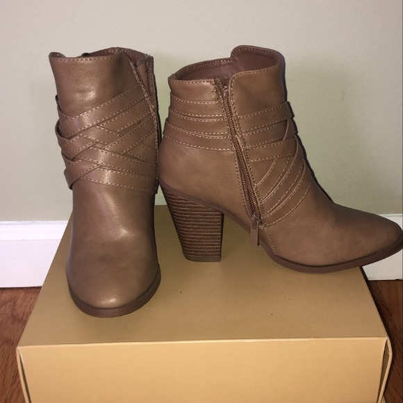 Tan booties - Picture 3 of 3